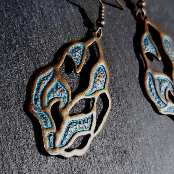Antique Copper Verdigris Blue Green Patina Artsy Textured Open Leaf Earrings - Picture 4 of 7